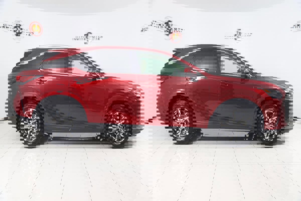 Used 2023 Lexus RX 350 Premium image 2