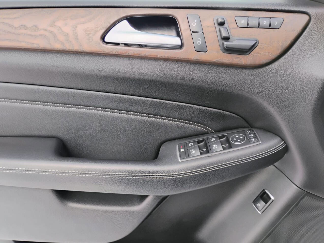 Used 2015 Mercedes-Benz ML 350 4MATIC w/ Premium 1 Package image 22