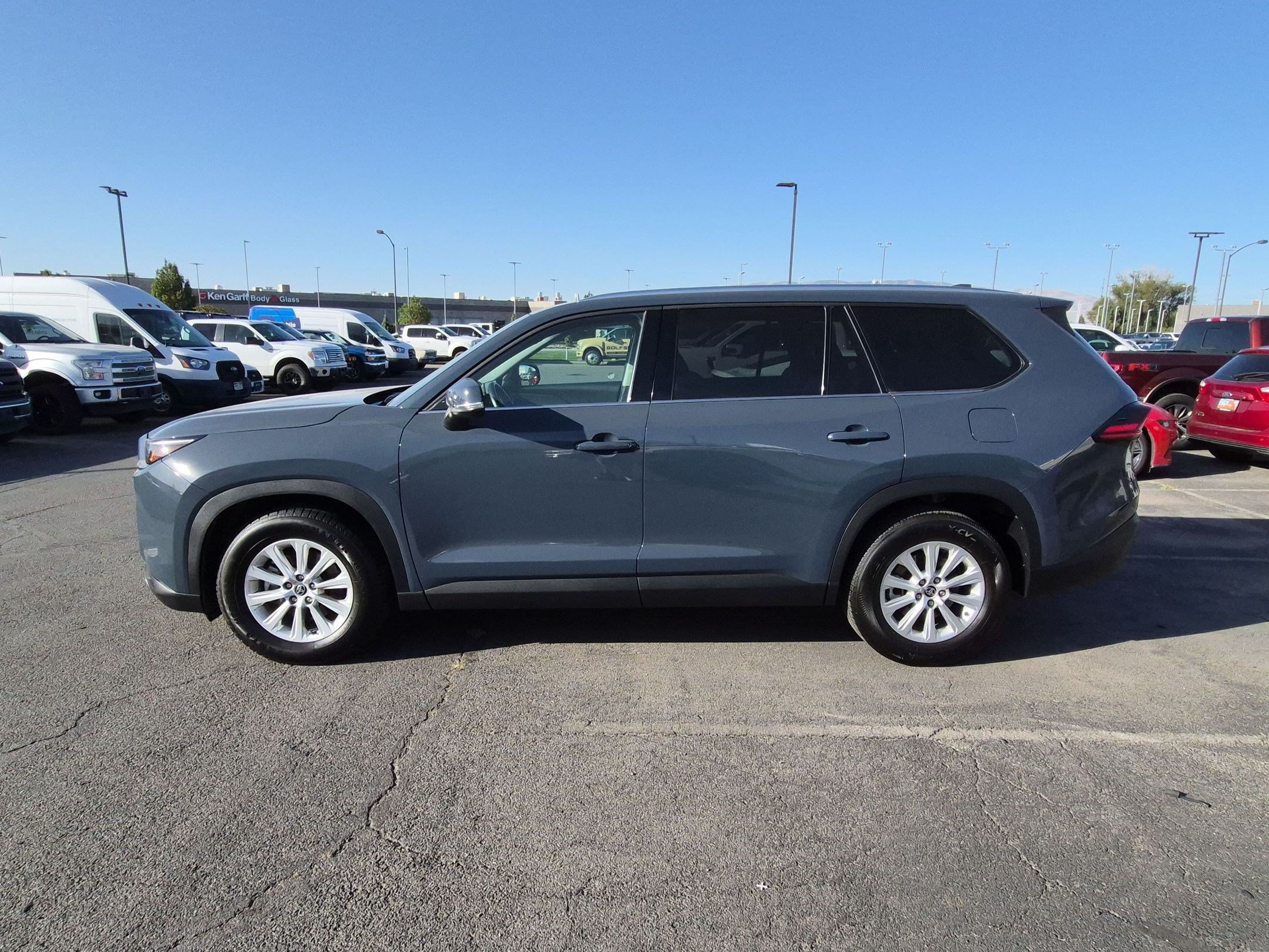 Used 2025 Toyota Grand Highlander AWD image 9
