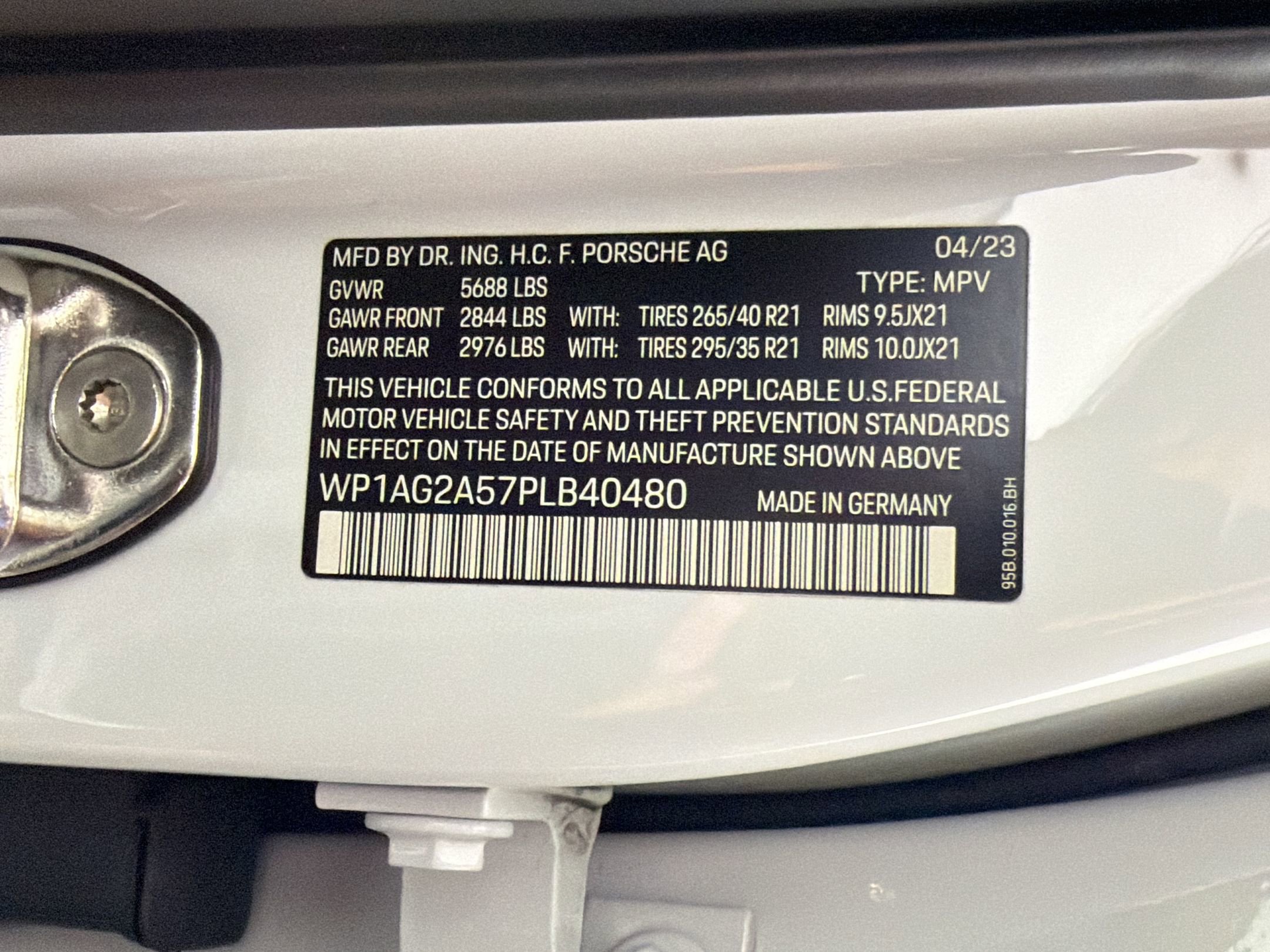 Certified 2023 Porsche Macan S image 22
