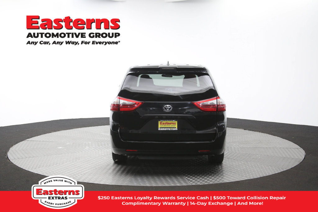 Used 2020 Toyota Sienna L FWD image 37