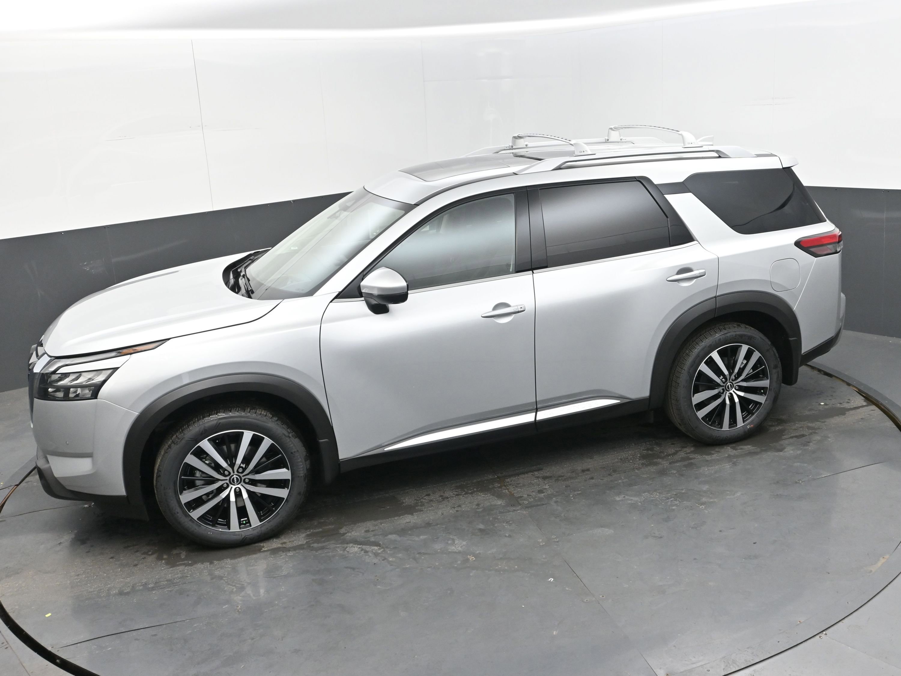 New 2025 Nissan Pathfinder Platinum image 35
