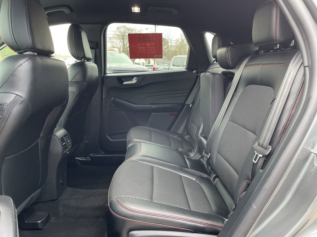 Used 2025 Ford Escape ST-Line w/ Equipment Group 301A image 39