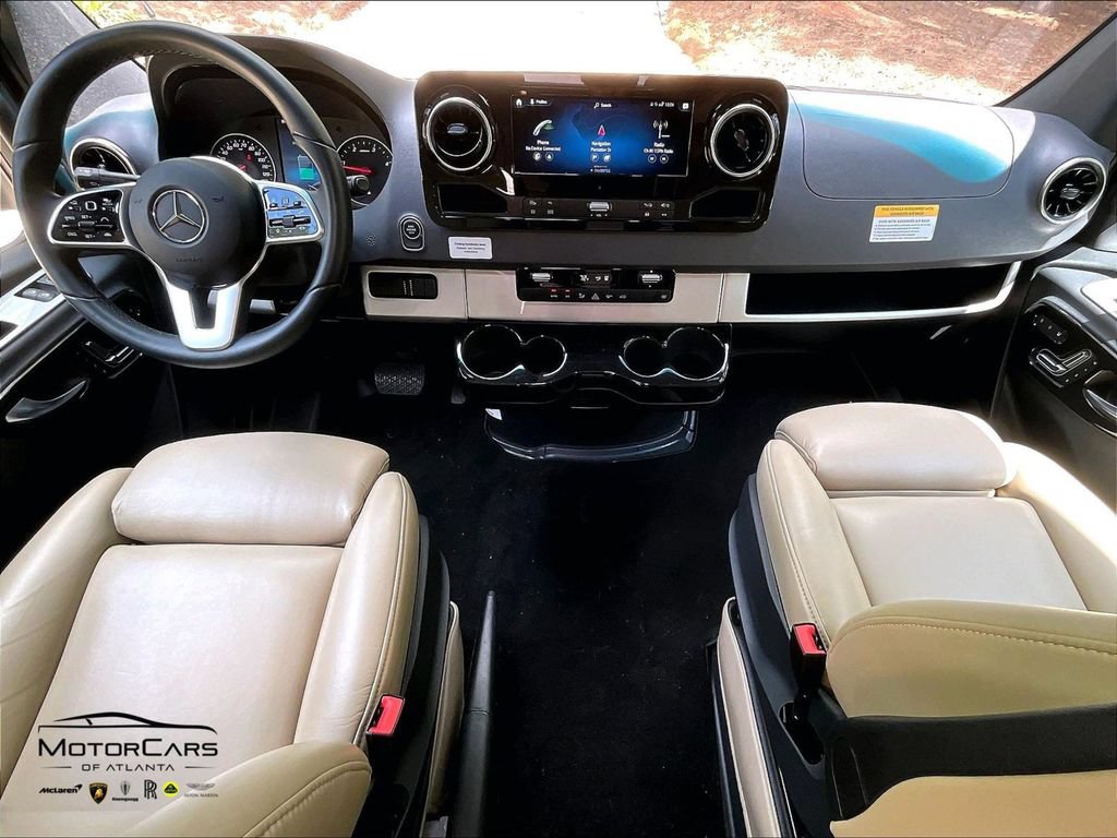 Used 2023 Mercedes-Benz Sprinter 4500 image 13