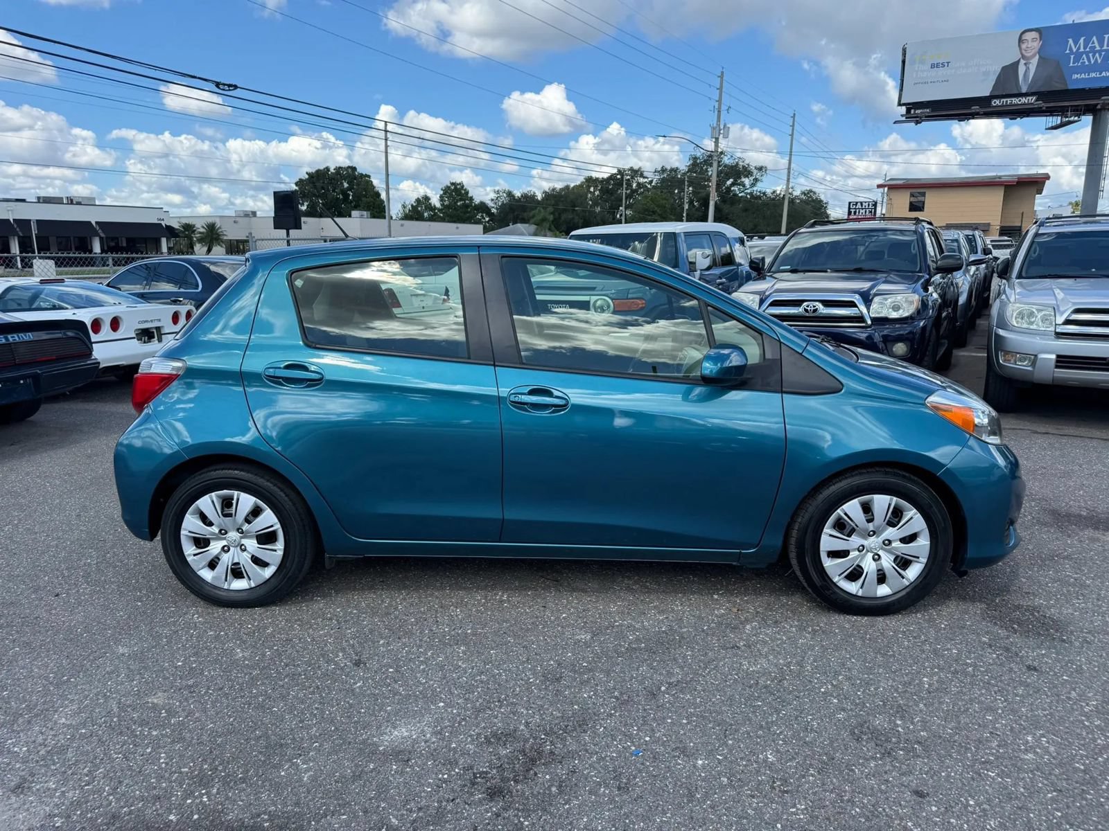 Used 2013 Toyota Yaris LE FWD image 4