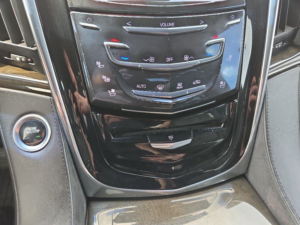 Used 2017 Cadillac Escalade Platinum AWD/4WD image 23