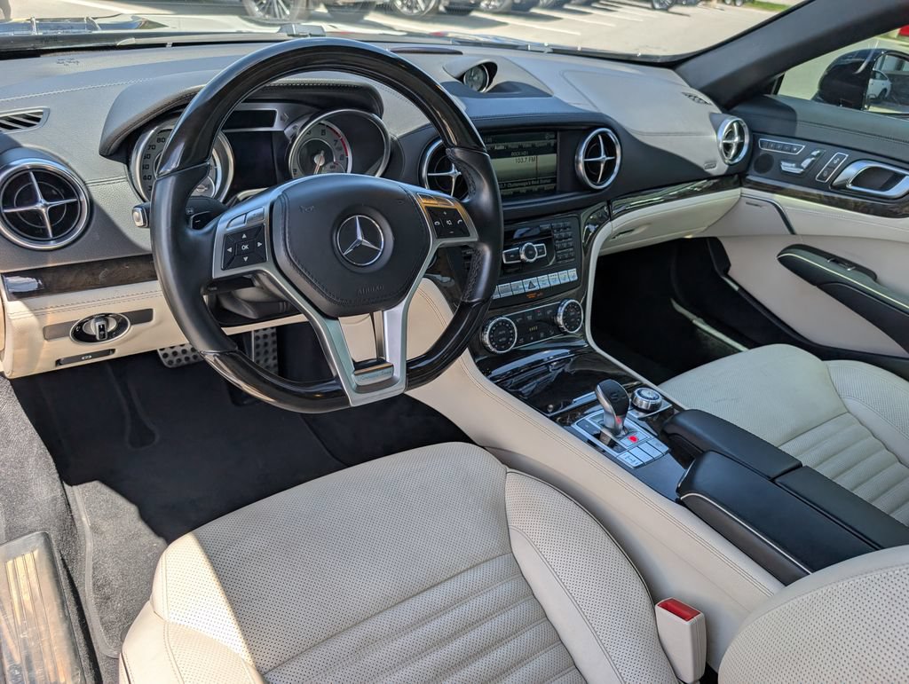 Used 2015 Mercedes-Benz SL 400 image 3