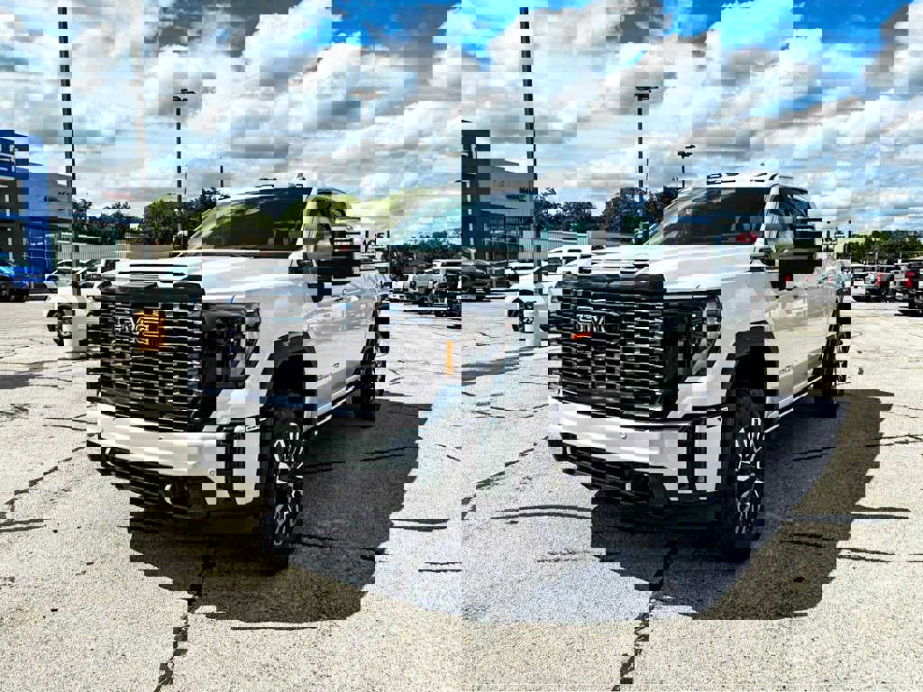 New 2025 GMC Sierra 2500 Denali Ultimate w/ Max Trailering Package image 3