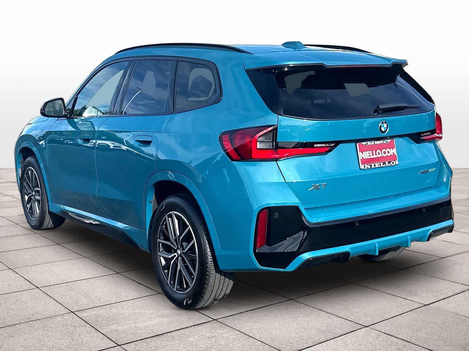 Used 2023 BMW X1 xDrive28i w/ M Sport Package AWD/4WD image 7