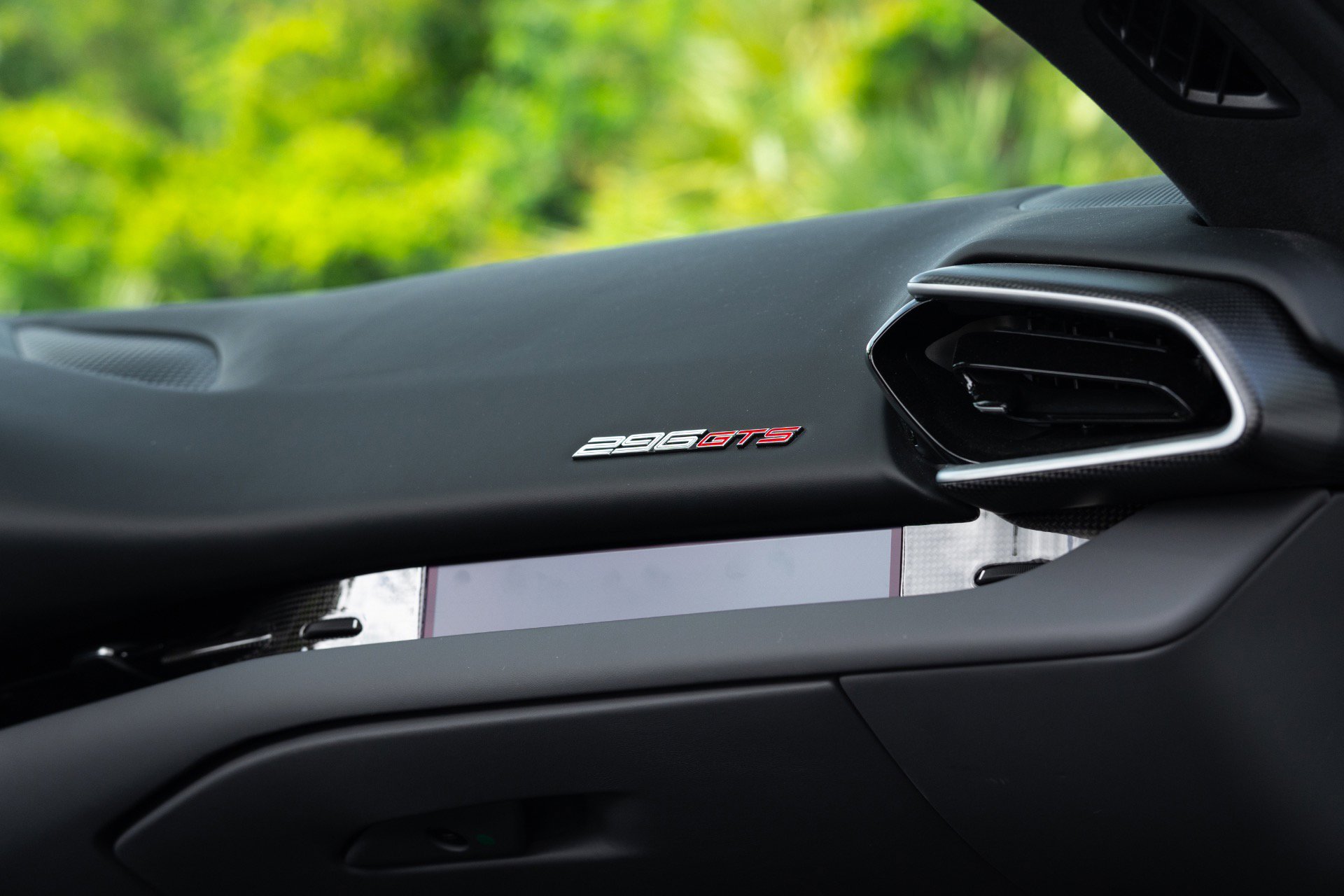 Used 2024 Ferrari 296 GTS RWD image 61