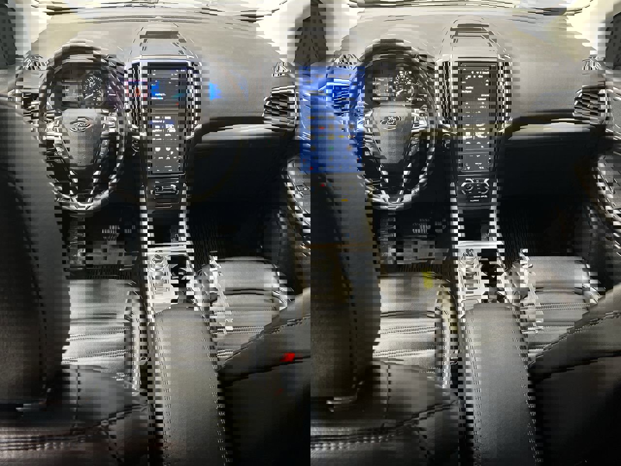 Used 2023 Ford Edge SEL w/ Convenience Package image 4