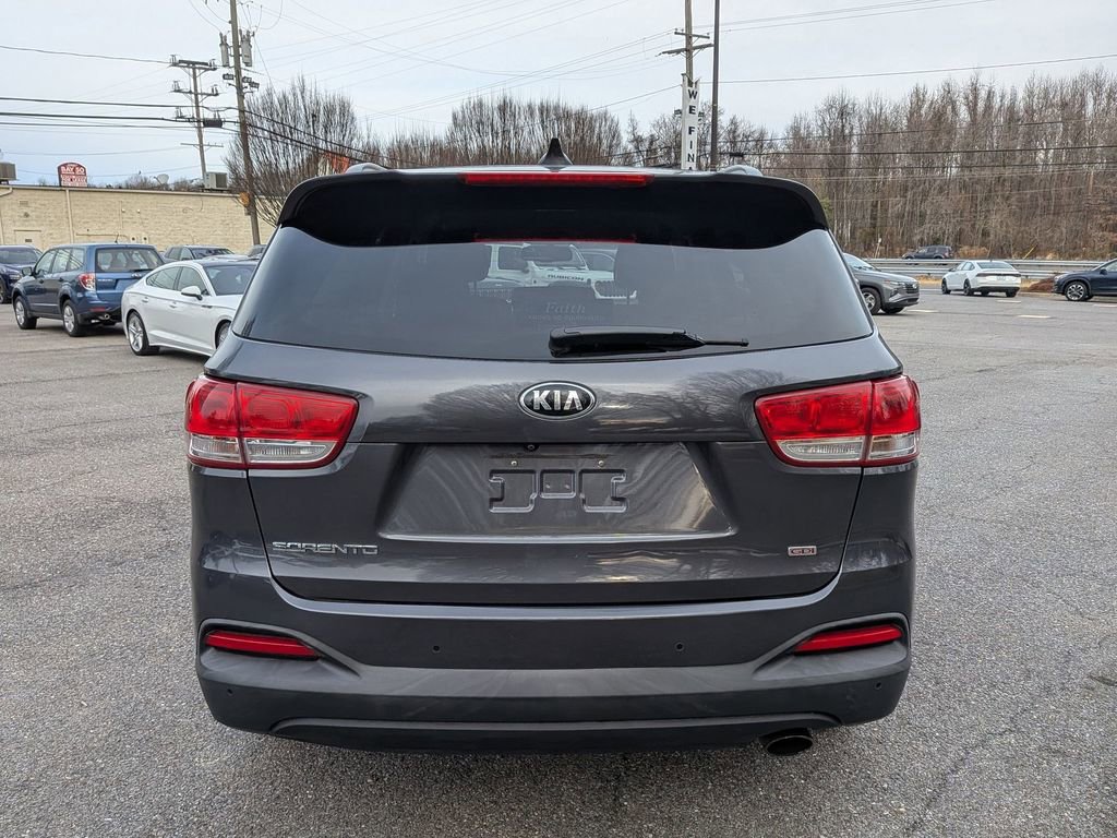 Used 2016 Kia Sorento LX w/ LX Convenience Package image 6