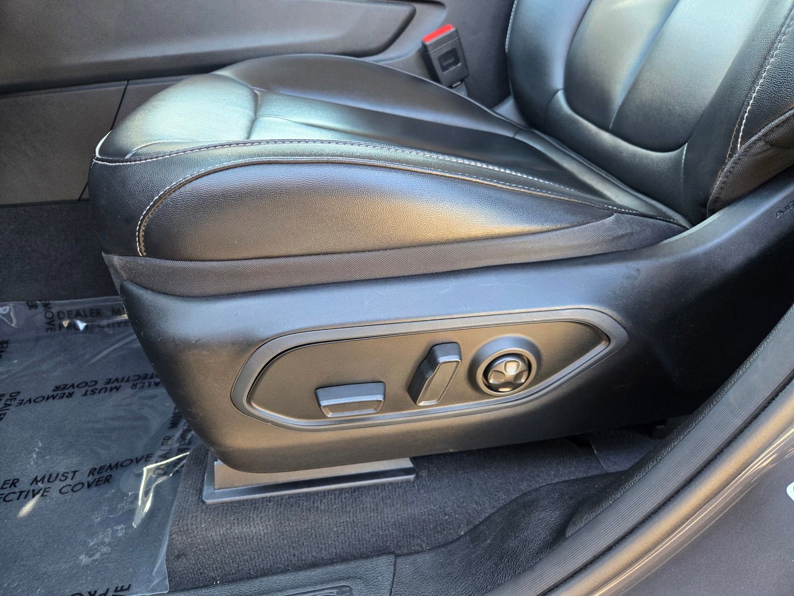 Used 2023 Jeep Grand Cherokee L Limited image 14