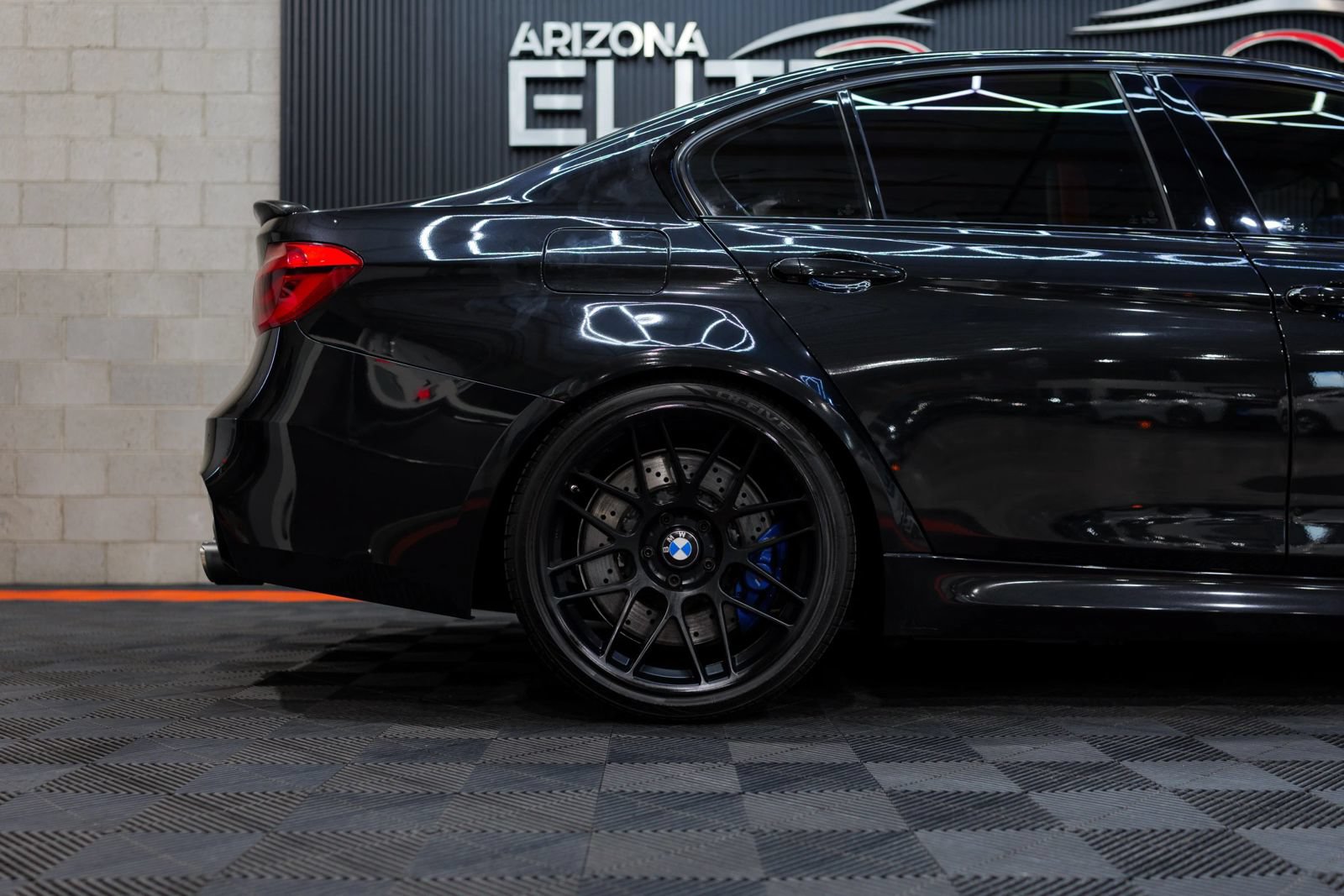 Used 2017 BMW M3 RWD image 9