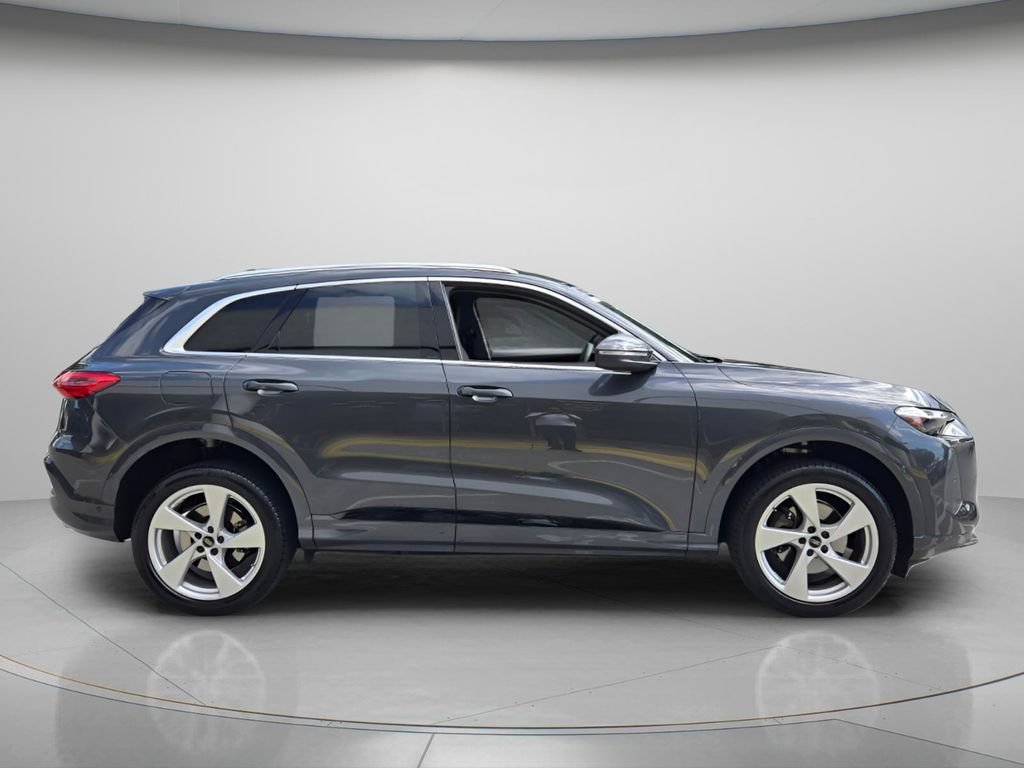 Certified 2025 Audi Q5 Premium Plus w/ Premium Plus AWD/4WD image 7