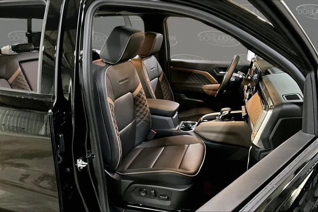 New 2026 GMC Canyon Denali w/ LPO, Denali Black Edition AWD/4WD image 7
