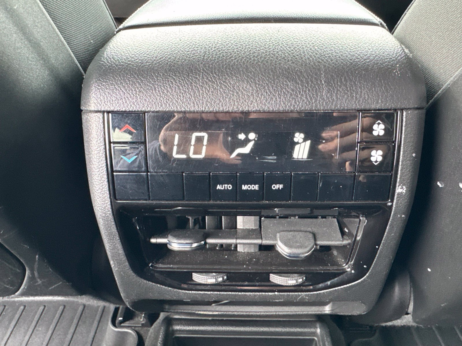 Used 2024 Jeep Grand Cherokee L Laredo AWD/4WD image 15