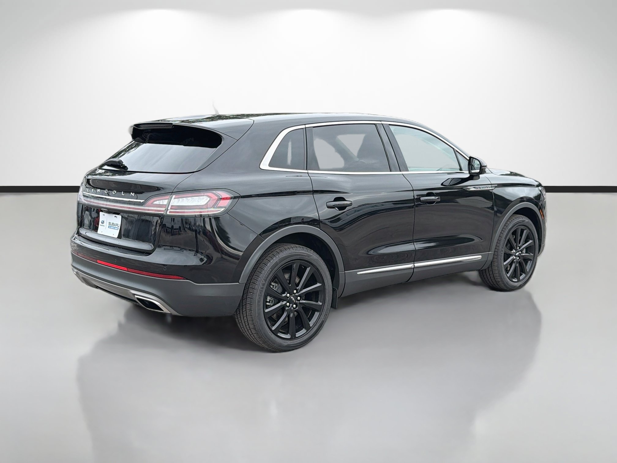 Used 2021 Lincoln Nautilus Reserve w/ Monochromatic Package AWD/4WD image 3