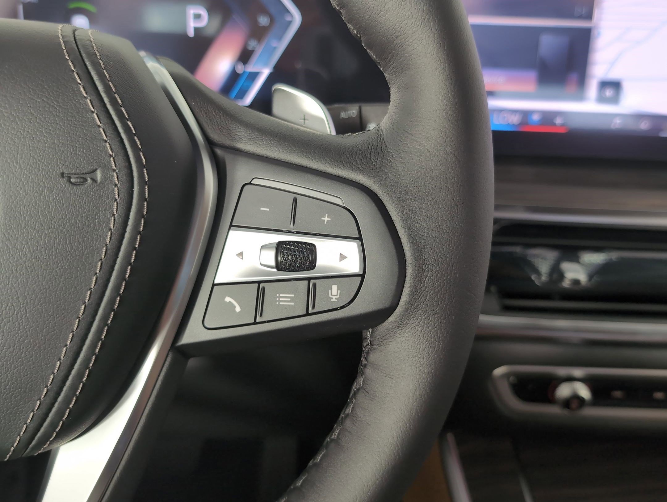 Used 2026 BMW X5 sDrive40i image 27