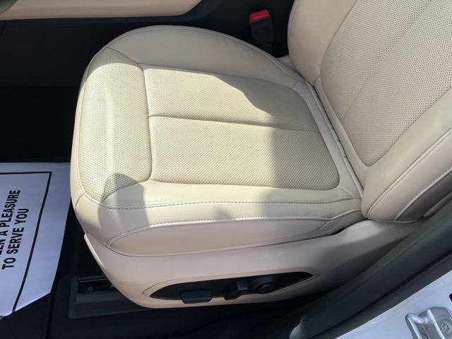 Certified 2023 Jeep Grand Cherokee Limited w/ Luxury Tech Group II image 11