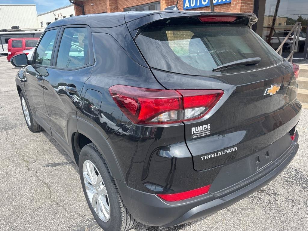 Used 2023 Chevrolet TrailBlazer LS FWD image 12