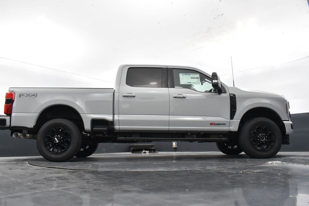 New 2025 Ford F350 XLT w/ Black Appearance Package image 32