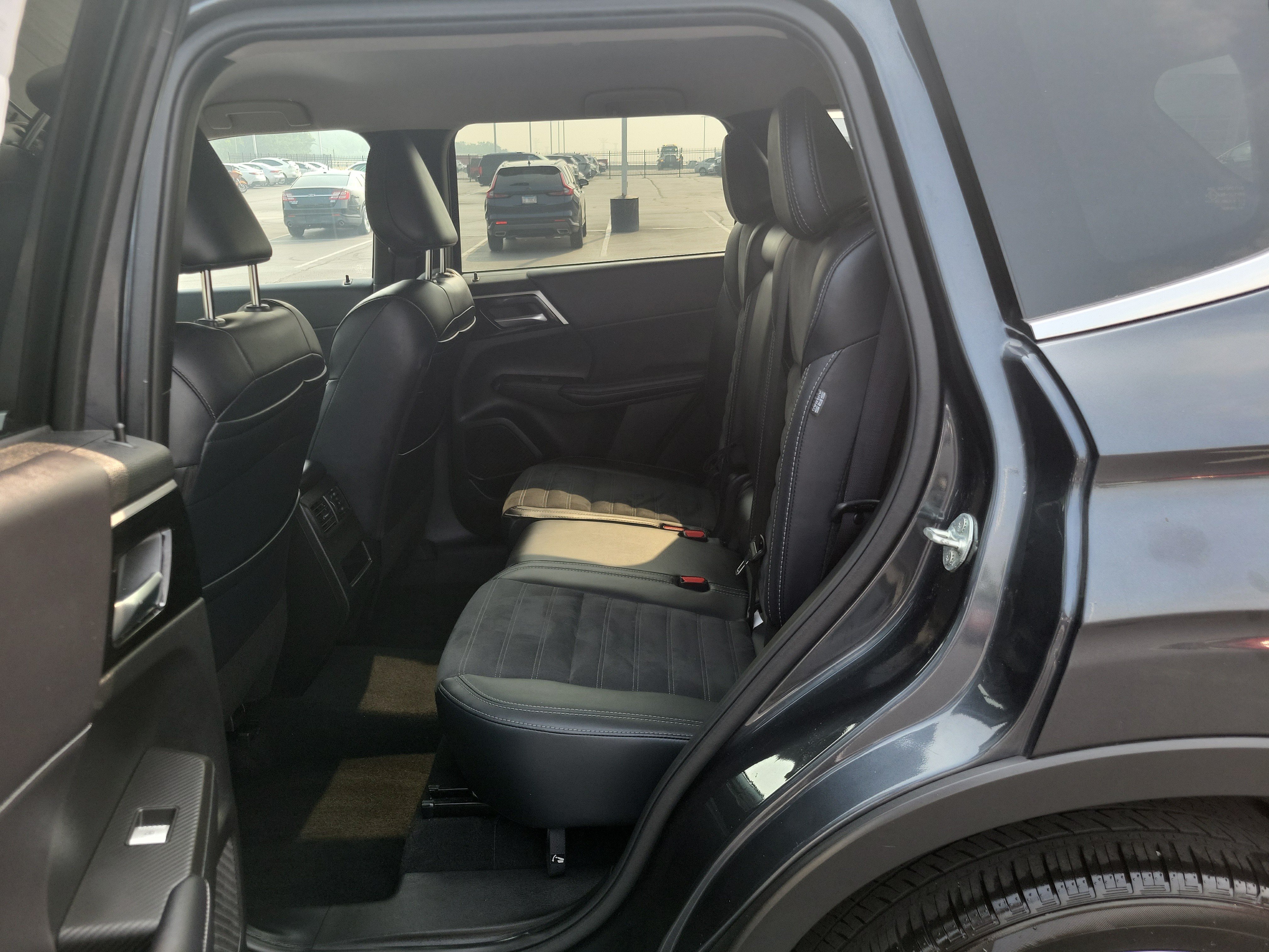 Used 2024 Mitsubishi Outlander SE AWD/4WD image 13