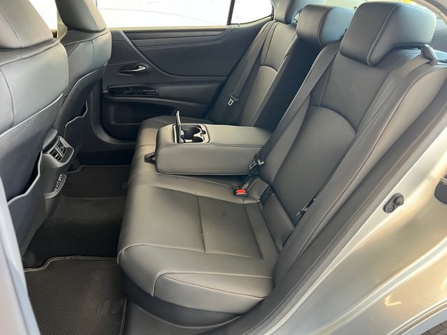 Used 2025 Lexus ES 300h w/ Premium Package FWD image 40