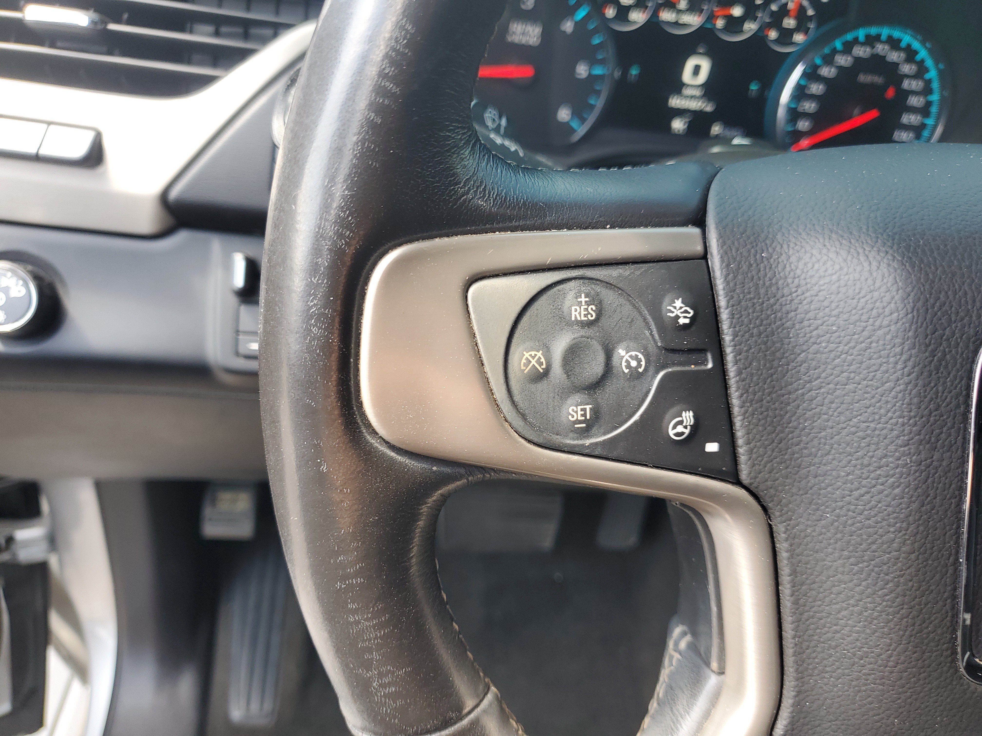 Used 2018 GMC Yukon XL Denali w/ Denali Ultimate Package RWD image 16