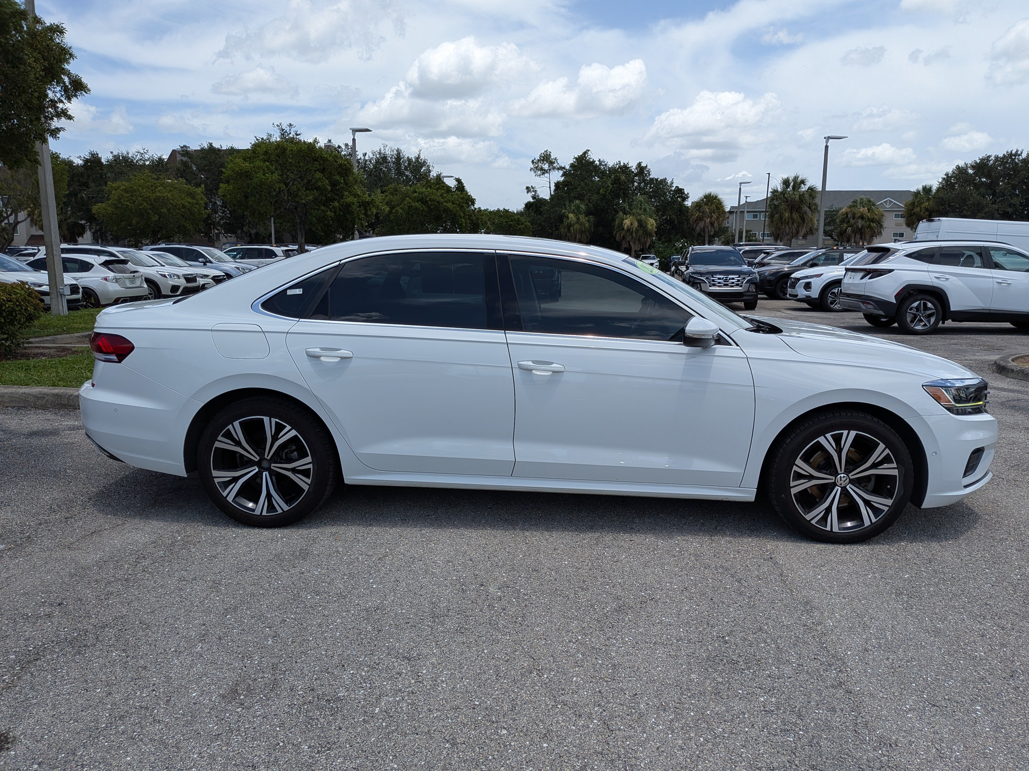 Used 2020 Volkswagen Passat 2.0T SEL FWD image 3