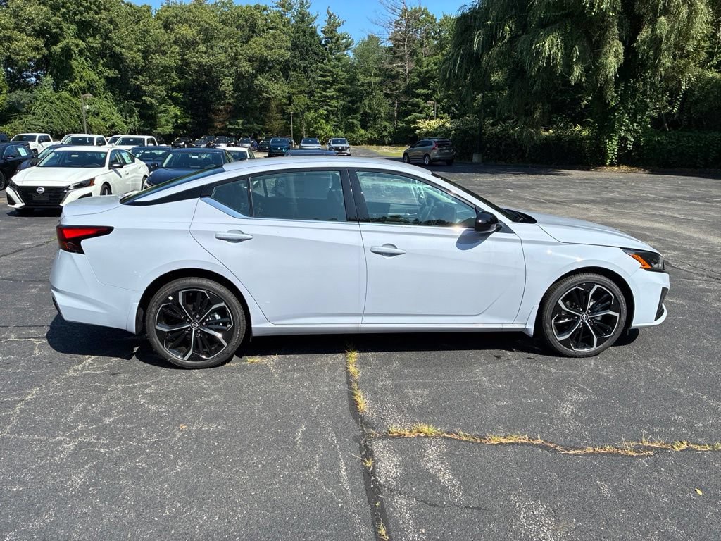 New 2026 Nissan Altima 2.5 SR AWD/4WD image 8