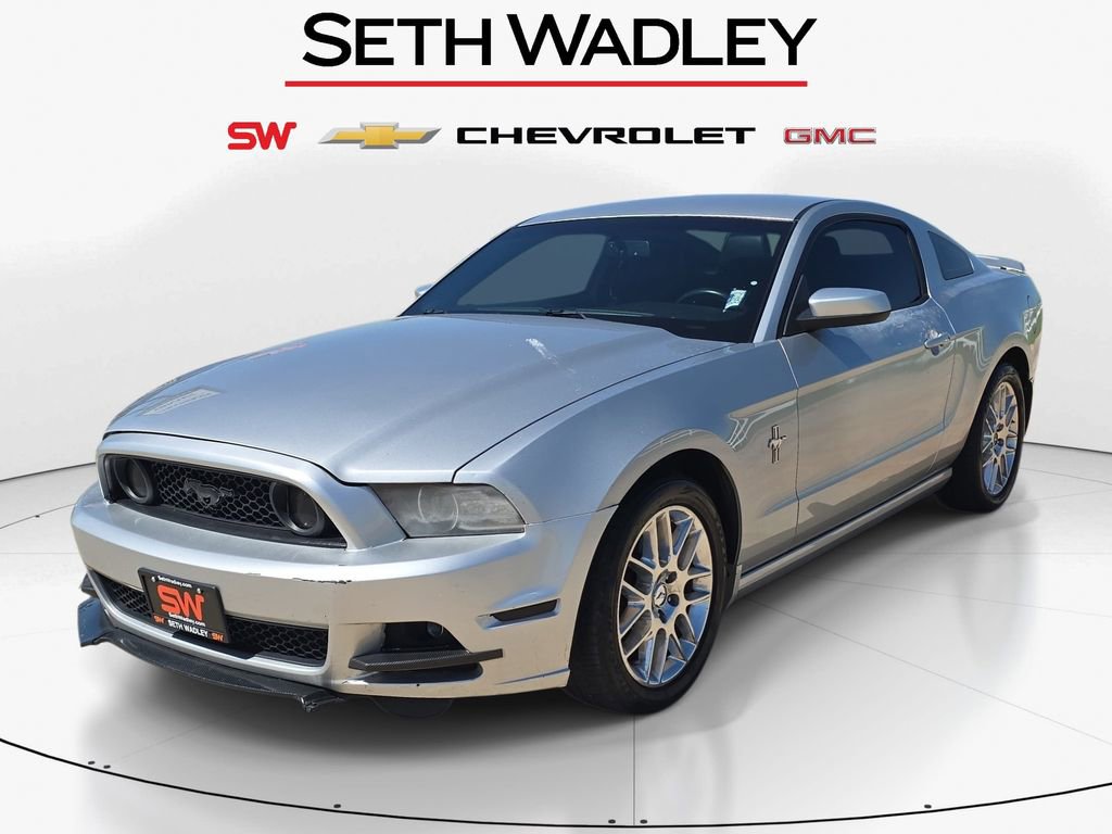 Used 2013 Ford Mustang Premium RWD image 3