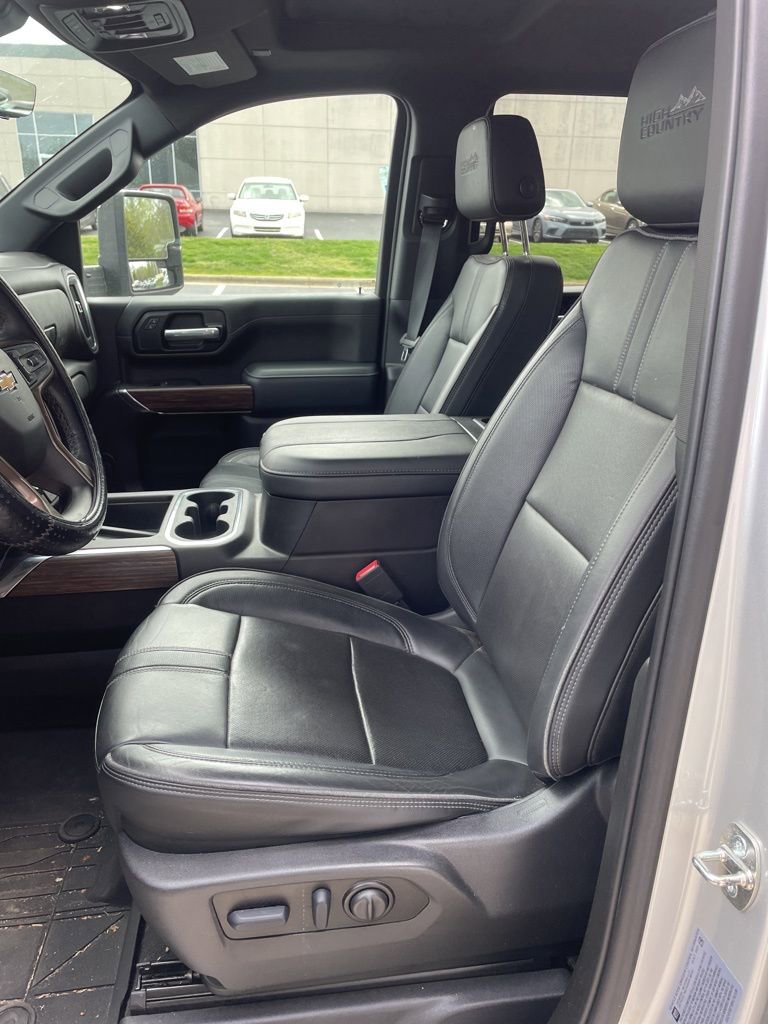 Used 2023 Chevrolet Silverado 2500 High Country w/ Z71 Off-Road Package image 6