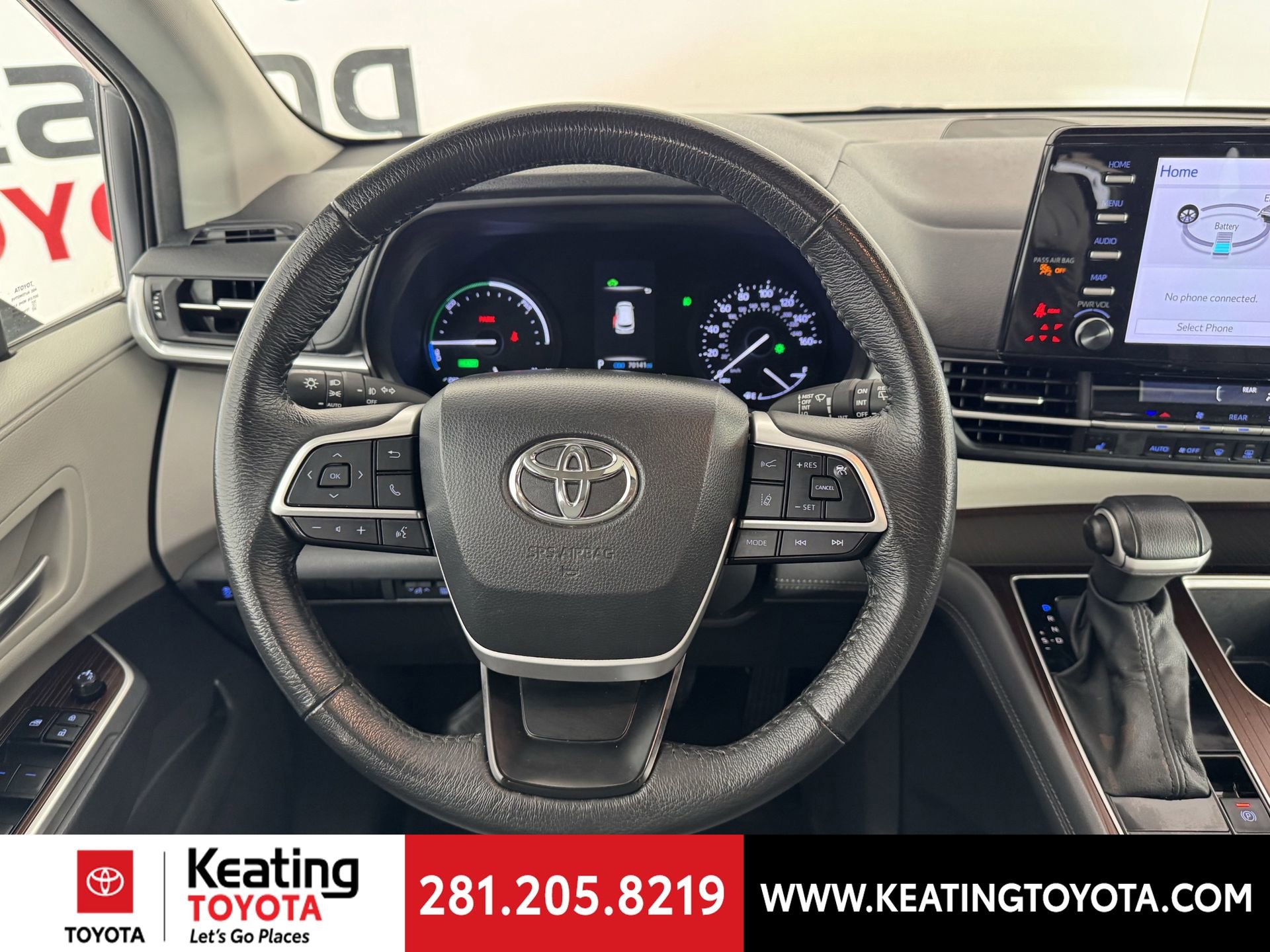 Certified 2024 Toyota Sienna XLE FWD image 31