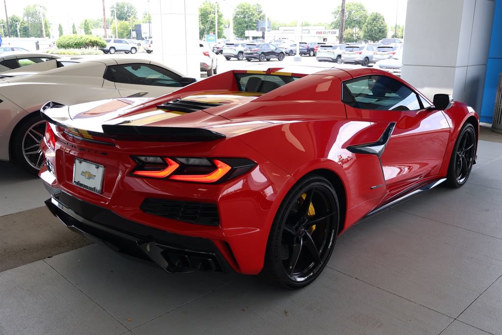 Used 2025 Chevrolet Corvette E-Ray w/ Stealth Interior Trim Package AWD/4WD image 10