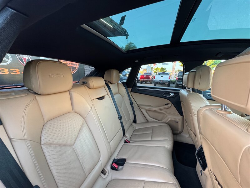 Used 2017 Porsche Macan GTS AWD/4WD image 38