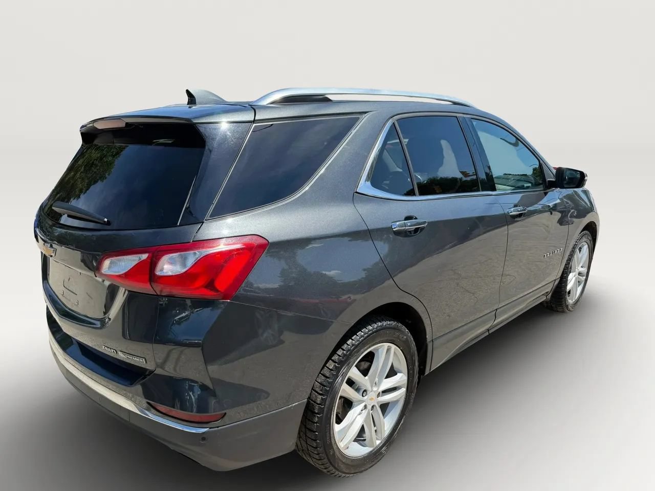 Used 2018 Chevrolet Equinox Premier AWD/4WD image 3