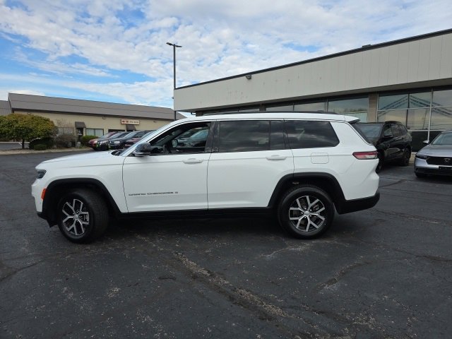 Used 2024 Jeep Grand Cherokee L Limited w/ Luxury Tech Group II image 3