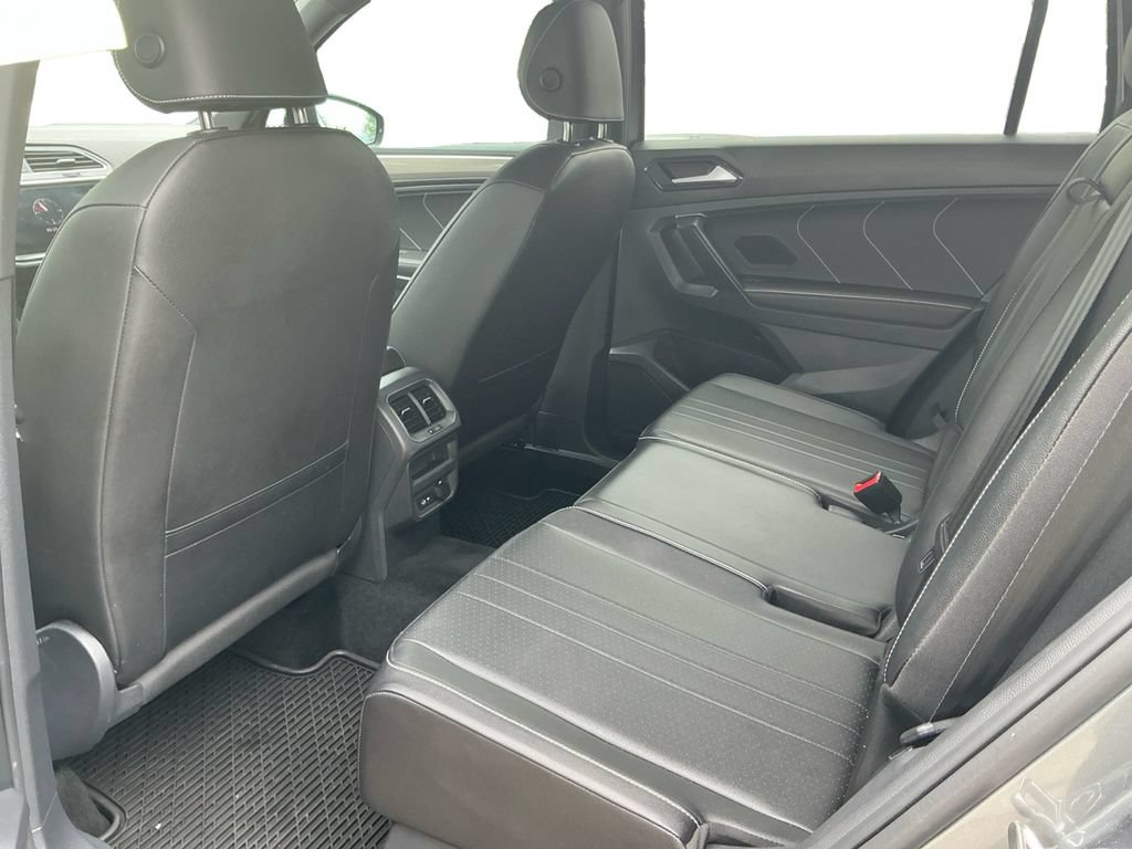 Used 2023 Volkswagen Tiguan SE R-Line AWD/4WD image 22