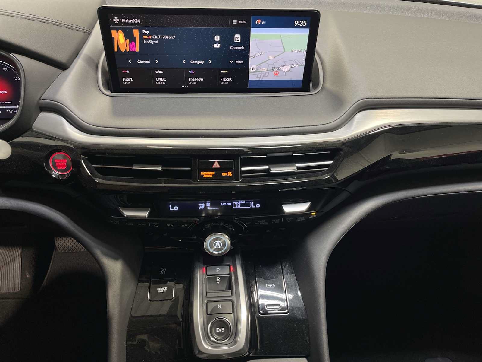 Used 2024 Acura MDX SH-AWD w/ Technology Package image 16