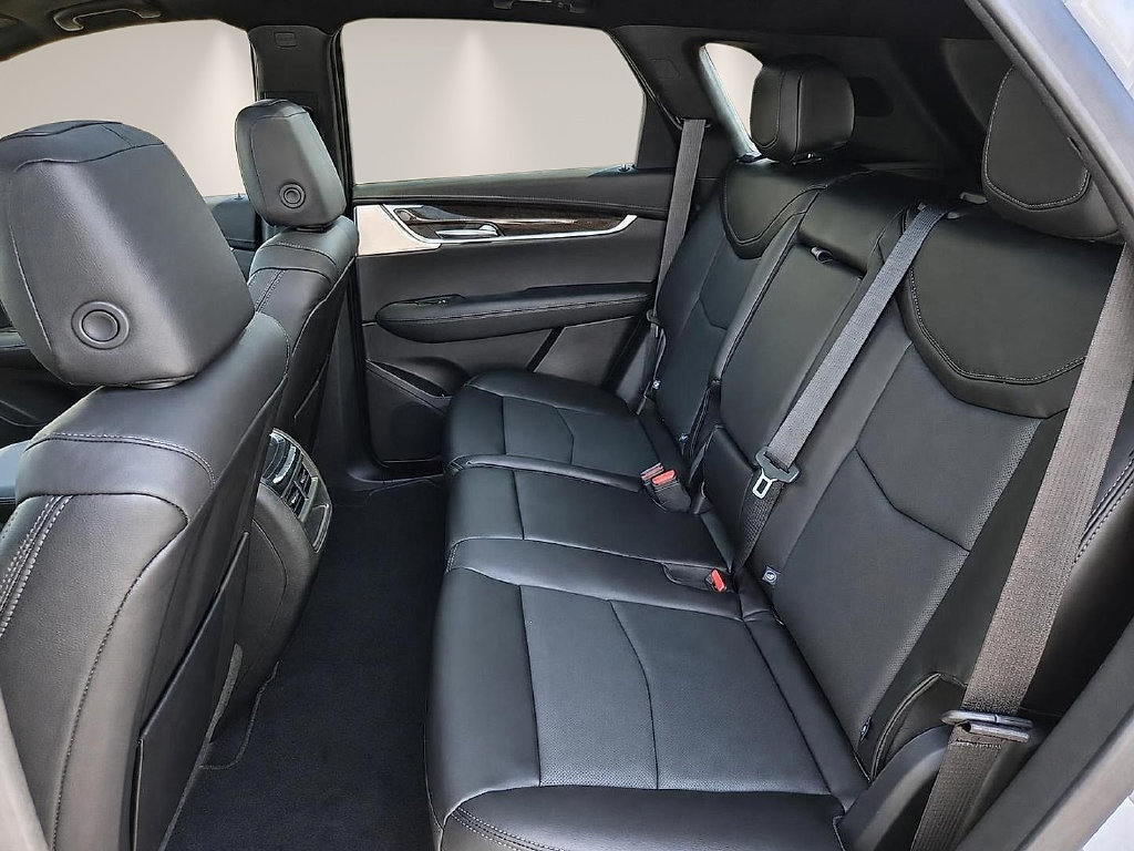 New 2026 Cadillac XT5 Sportv w/ LPO, Onyx Lite Package AWD/4WD image 13