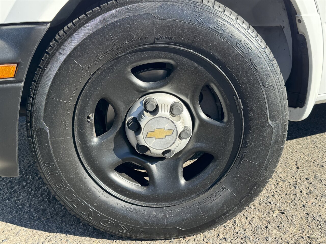 Used 2005 Chevrolet Astro RWD image 22