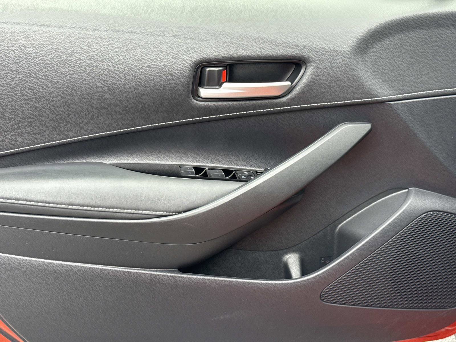 Used 2023 Toyota Corolla SE w/ SE Premium Package image 16