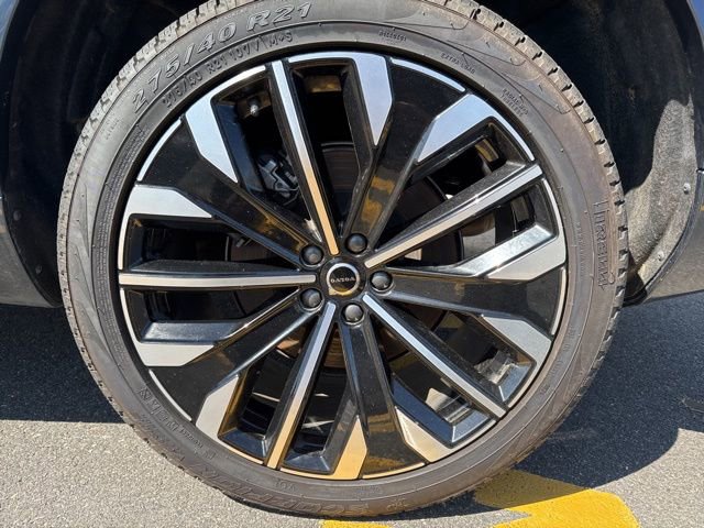Certified 2025 Volvo XC90 B6 Plus AWD/4WD image 9