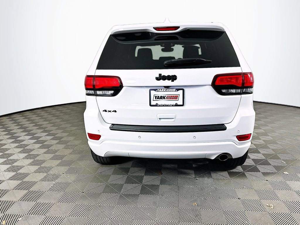 Certified 2022 Jeep Grand Cherokee Laredo X image 10