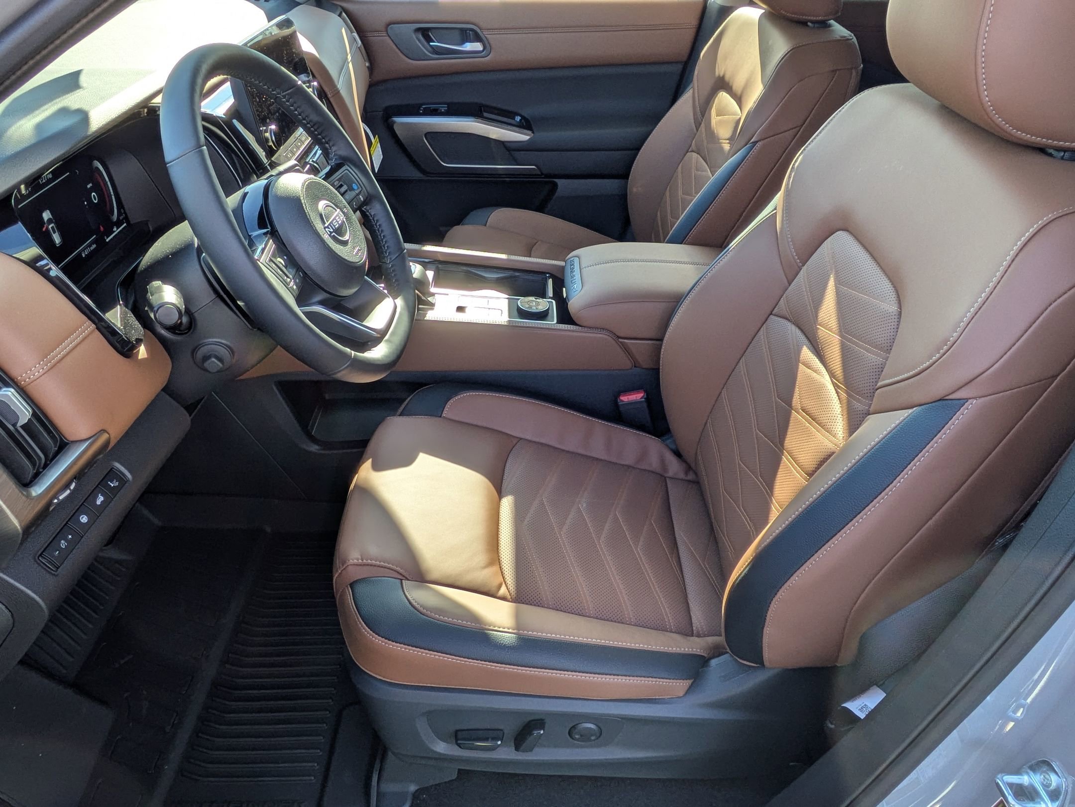 New 2025 Nissan Pathfinder Platinum w/ Cargo Package image 22