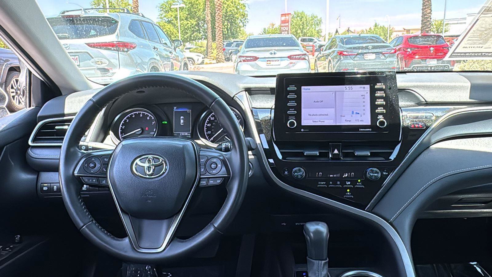 Used 2023 Toyota Camry SE image 10