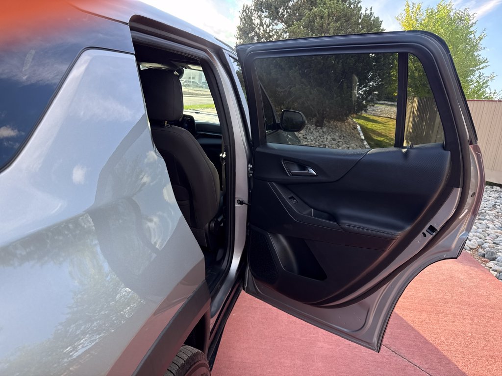 Used 2025 Chevrolet Equinox LT FWD image 24