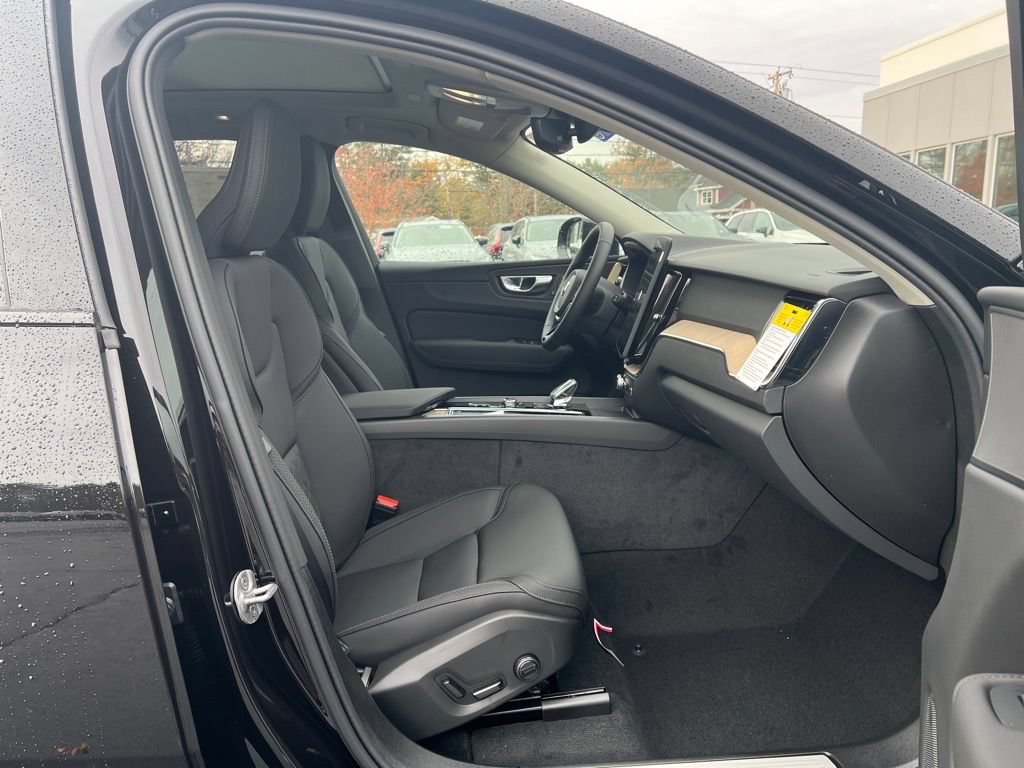 New 2026 Volvo XC60 B5 Plus w/ Protection Package Premier AWD/4WD image 28
