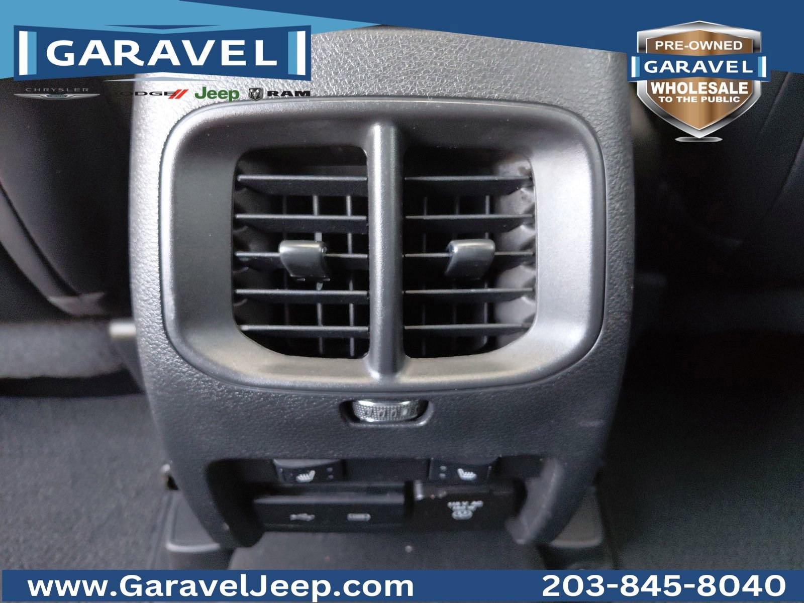 Used 2019 Jeep Cherokee Overland AWD/4WD image 21